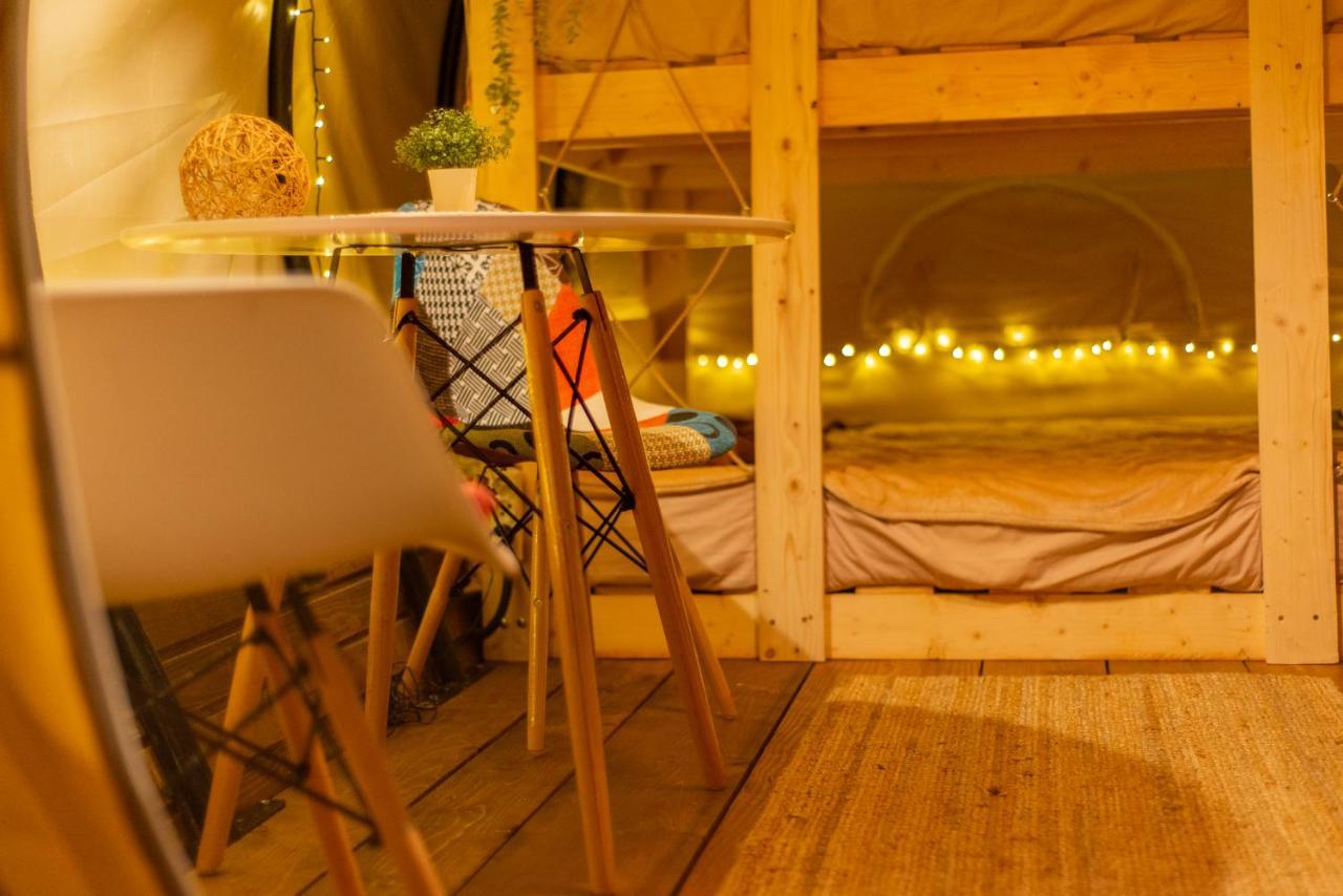 Dragonfly Gardens - The Wagons Hotel Brasov Ngoại thất bức ảnh