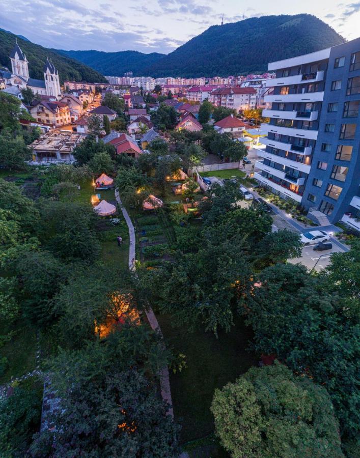 Dragonfly Gardens - The Wagons Hotel Brasov Ngoại thất bức ảnh