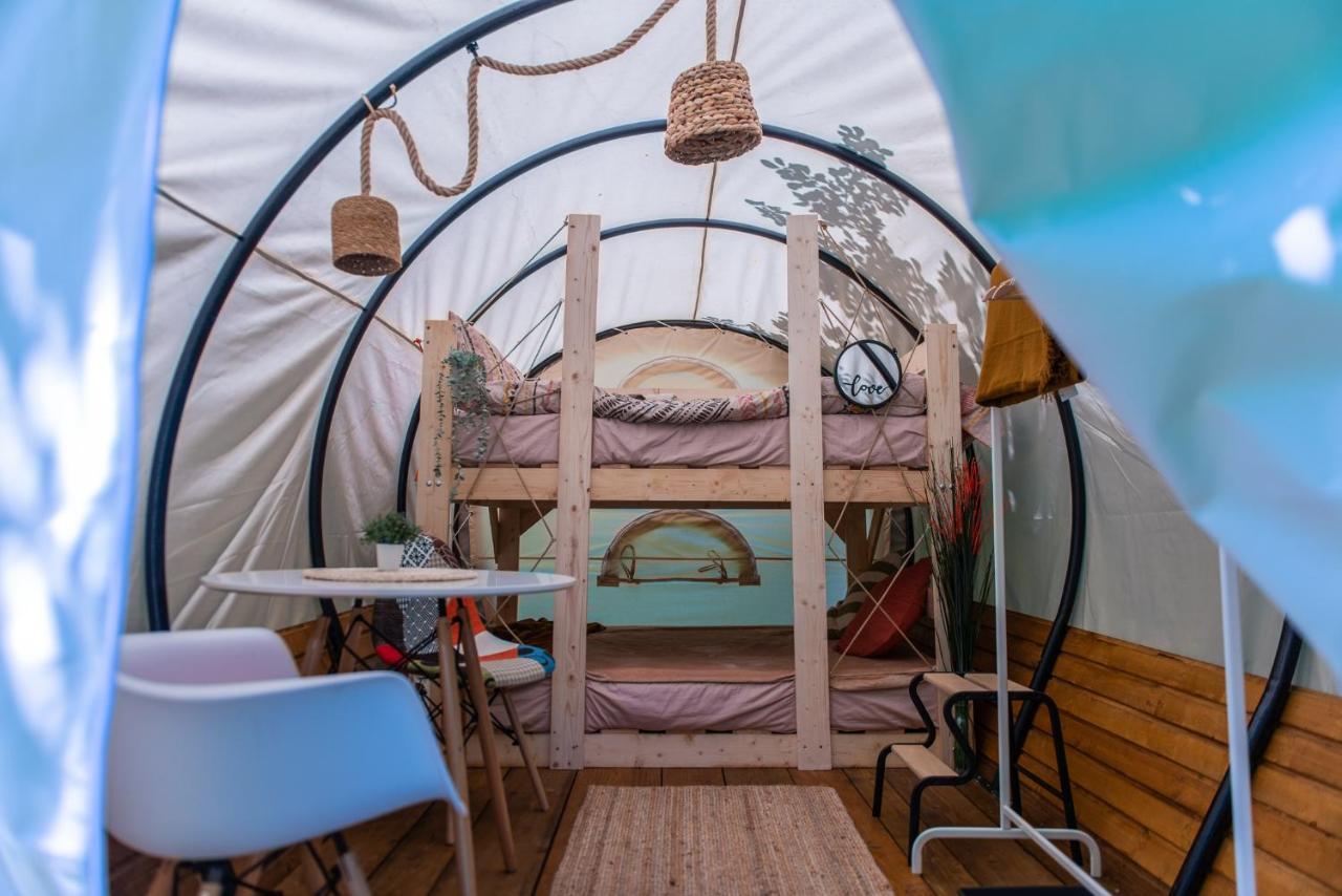 Dragonfly Gardens - The Wagons Hotel Brasov Ngoại thất bức ảnh